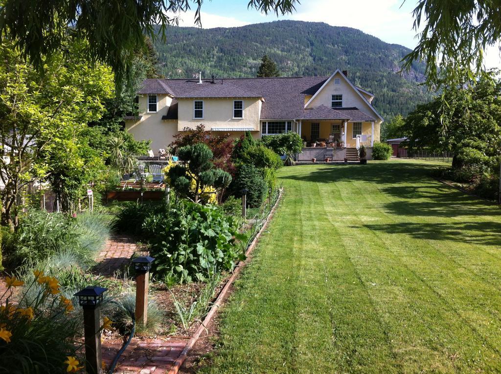 Genelle House B&B Guest House Exterior foto