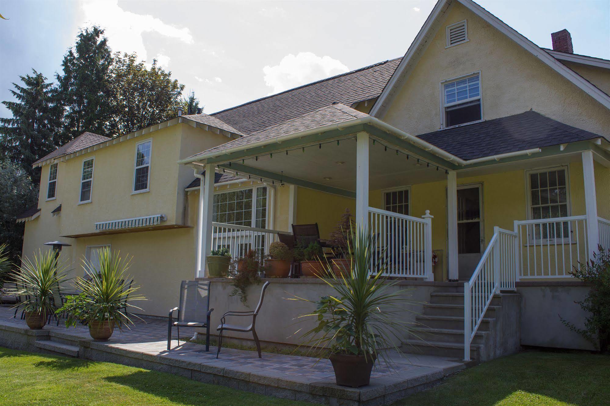 Genelle House B&B Guest House Exterior foto